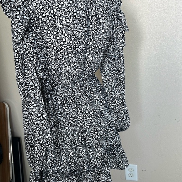 Floral Black and White Dress - Picture 6 of 8